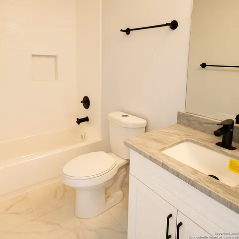 $489,900 | 2292 Waterfront Park Drive, Canyon Lake, TX 78133