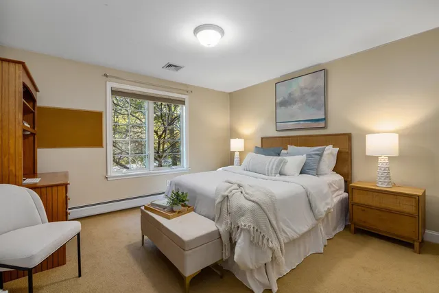 $1,475,000 | 8 Winterberry Lane, North Hampton, NH 03862