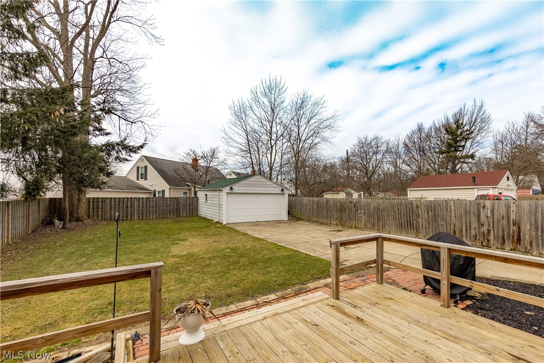944 Richmond Road Cleveland, OH 44124 - Photo 31 of 32