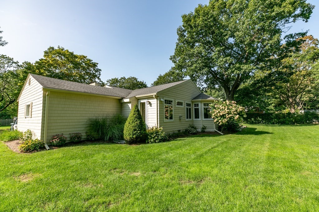54 Ellis Drive Worcester, MA 01609 - Photo 4 of 42 a view of a backyard of the house