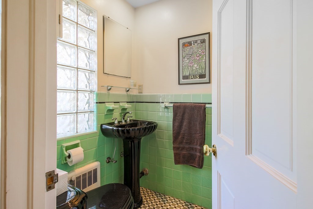 54 Ellis Drive Worcester, MA 01609 - Photo 41 of 42 a living room with furniture and a window