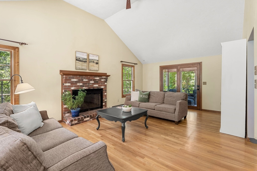 27 Old Homestead Road Groton, MA 01450 - Photo 5 of 34