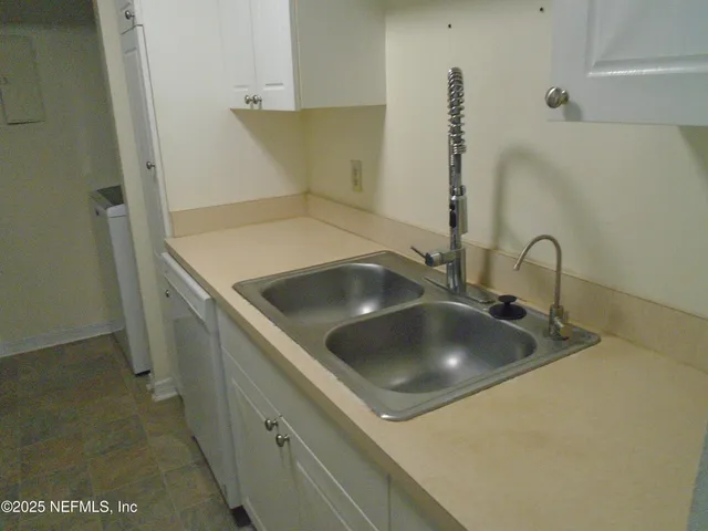 a close view of sink and tap