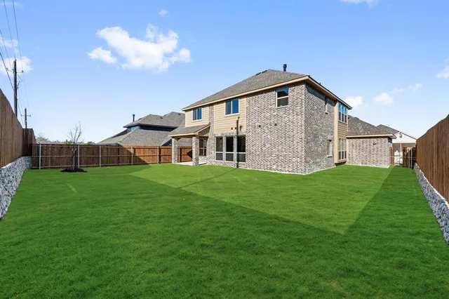 $528,000 | 816 Yosemite Drive, DeSoto, TX 75115