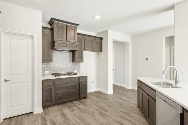 $528,000 | 816 Yosemite Drive, DeSoto, TX 75115