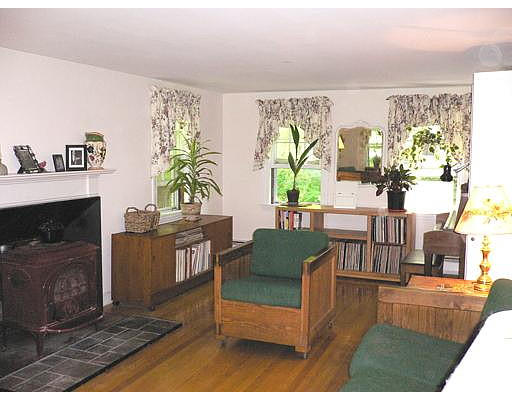 3 Oneida Road Acton, MA 01720 - Photo 3 of 6 Gallery Image 3