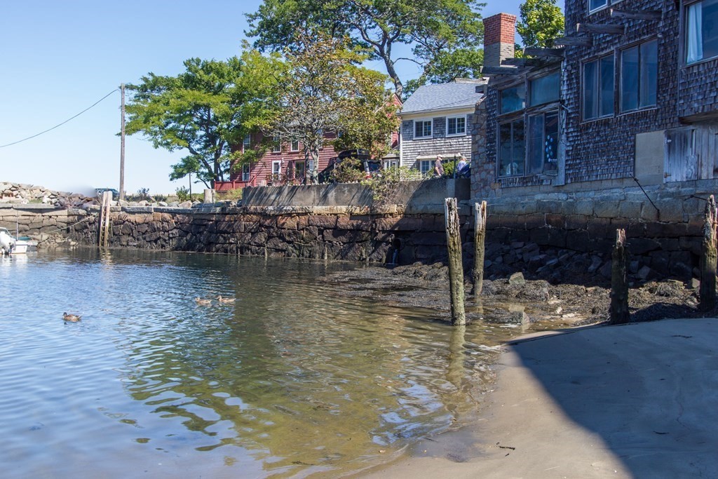 14 Old Harbor Road Rockport, MA 01966 - Photo 4 of 31
