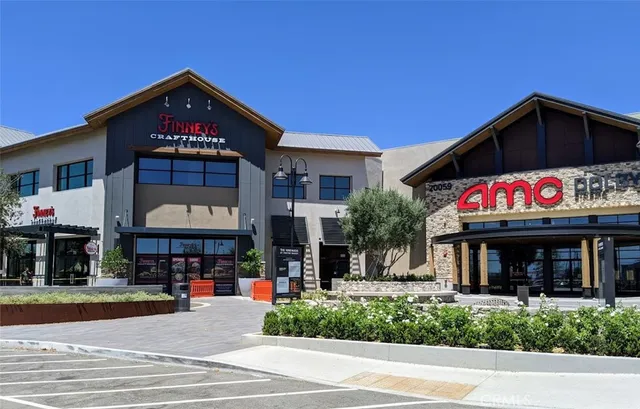 $1,675,000 | 20318 West VÃa Urbino, Porter Ranch, CA 91326