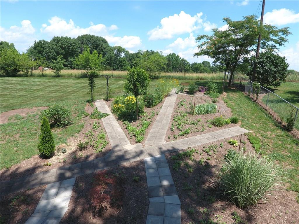 7348 Travis Road Greenwood, IN 46143 - Photo 9 of 30 Gallery Image 9