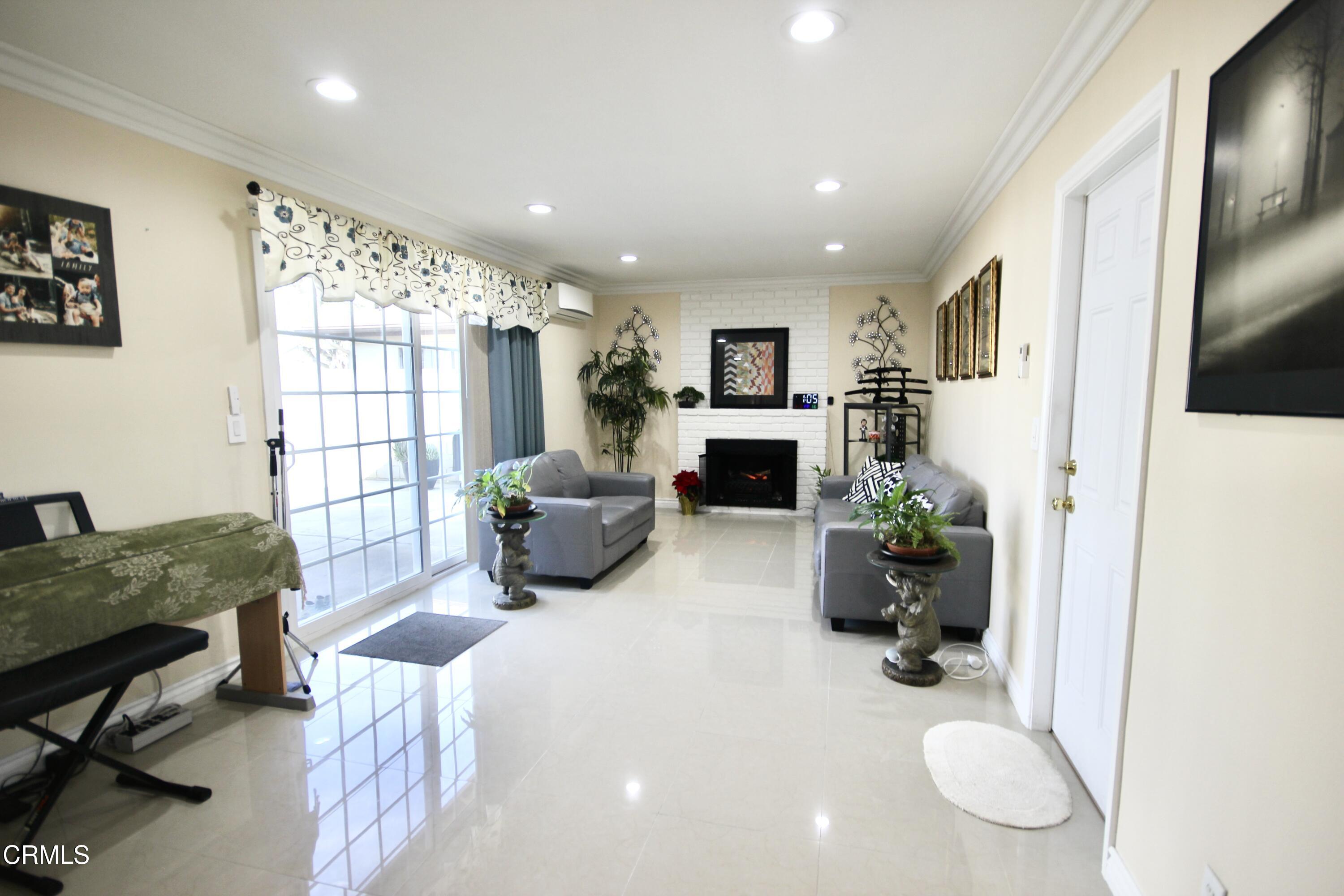 2005 Oneill Place Oxnard, CA 93033 - Photo 3 of 34 IMG_8483