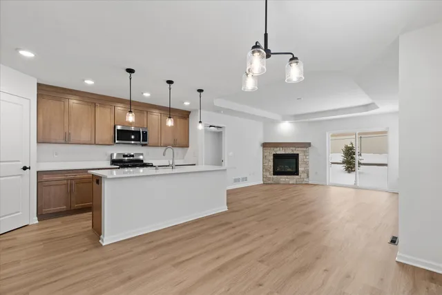 $399,900 | 516 Hunter Oaks Boulevard, Unit 802, Watertown, WI 53094