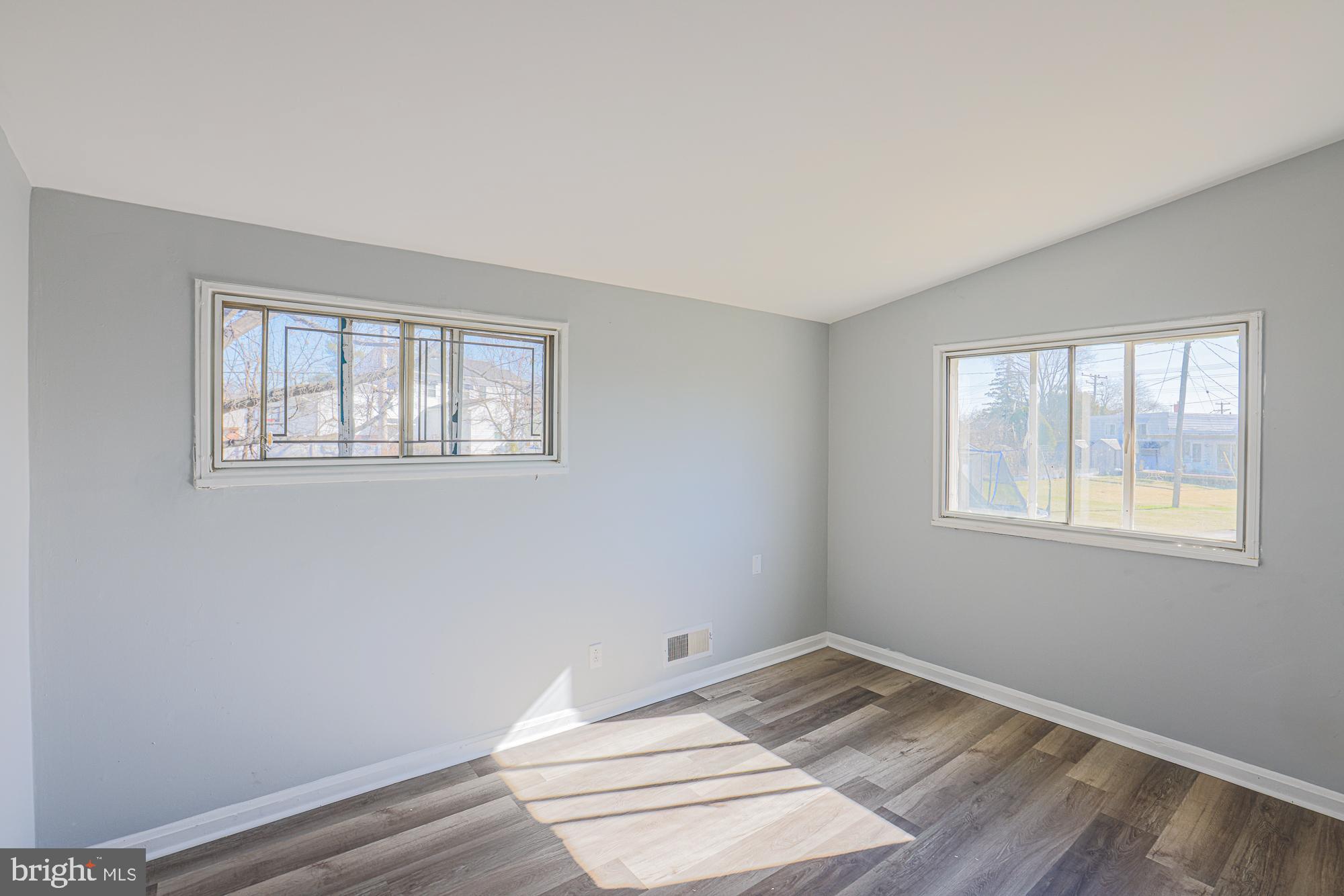 6705 Maurleen Road Baltimore, MD 21209 - Photo 11 of 18 Primary bedroom