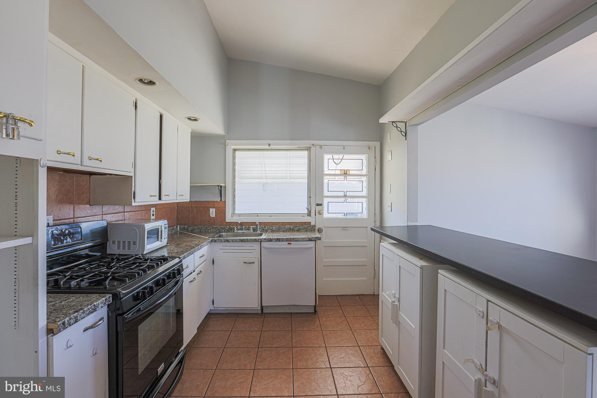6705 Maurleen Road Baltimore, MD 21209 - Photo 9 of 18 Kitchen