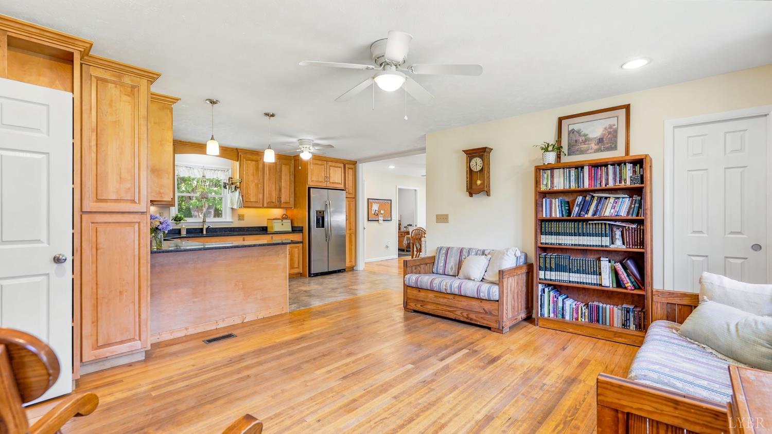 1321 Boxwood Farm Road Amherst, VA 24521 - Photo 5 of 60