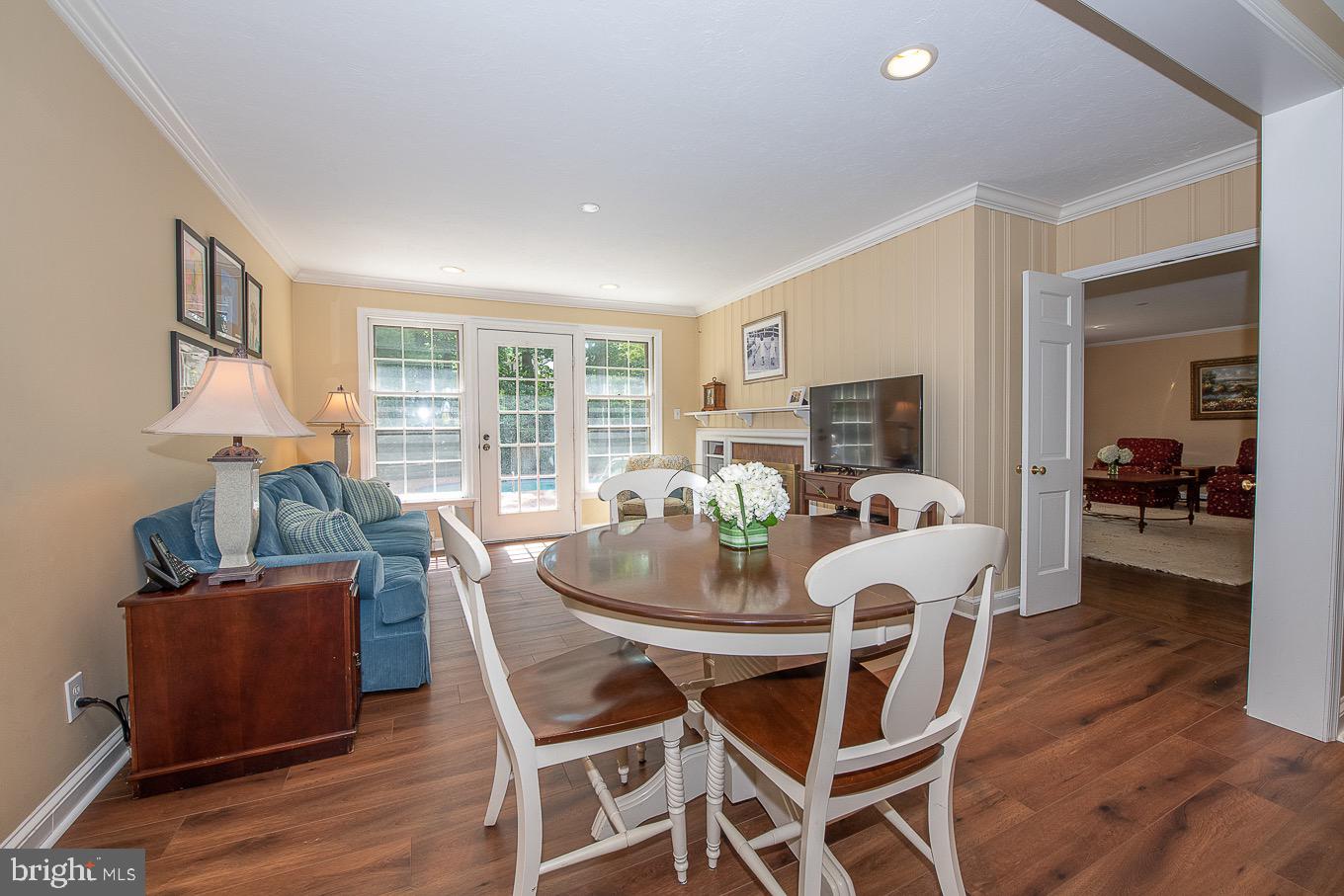 714 Woodcrest Road Wayne, PA 19087 - Photo 11 of 44 Kitchen area opening into Family Room