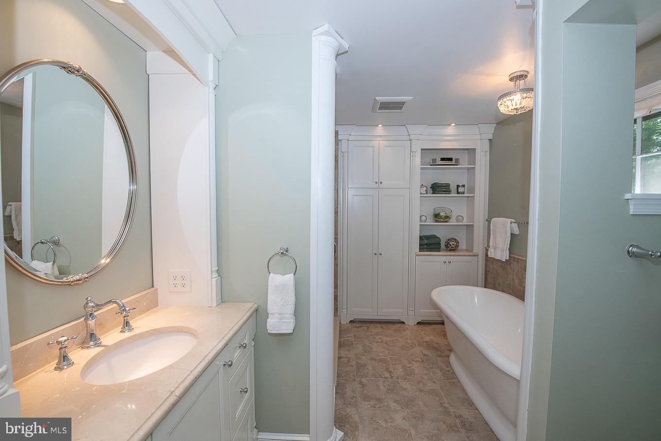714 Woodcrest Road Wayne, PA 19087 - Photo 18 of 44 First Floor Primary Bathroom