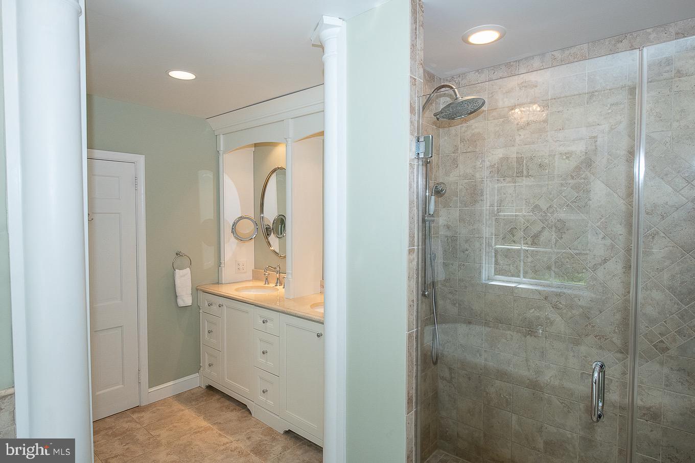 714 Woodcrest Road Wayne, PA 19087 - Photo 21 of 44 Primary Bathroom with a seamless glass shower