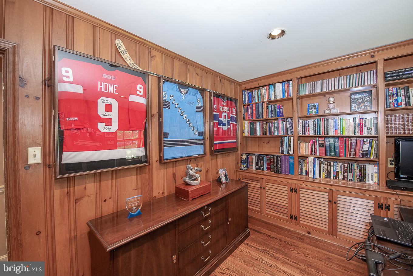 714 Woodcrest Road Wayne, PA 19087 - Photo 24 of 44 Handsome built-ins