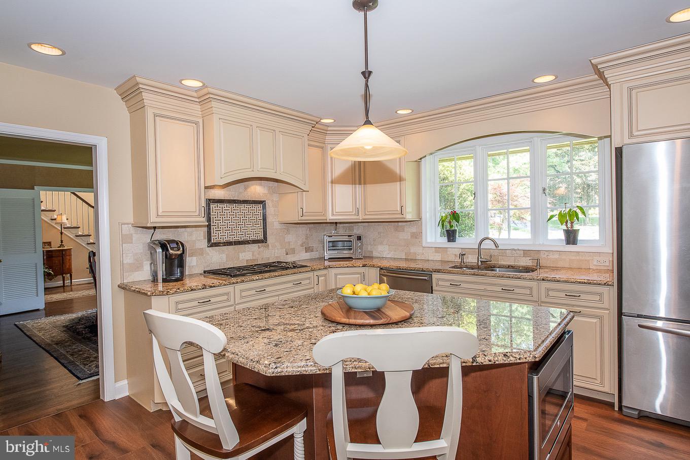714 Woodcrest Road Wayne, PA 19087 - Photo 8 of 44 Great island space in the Kitchen