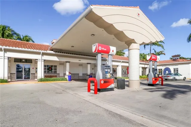 $615,000 | 5047 Jarvis Lane, Naples, FL 34119