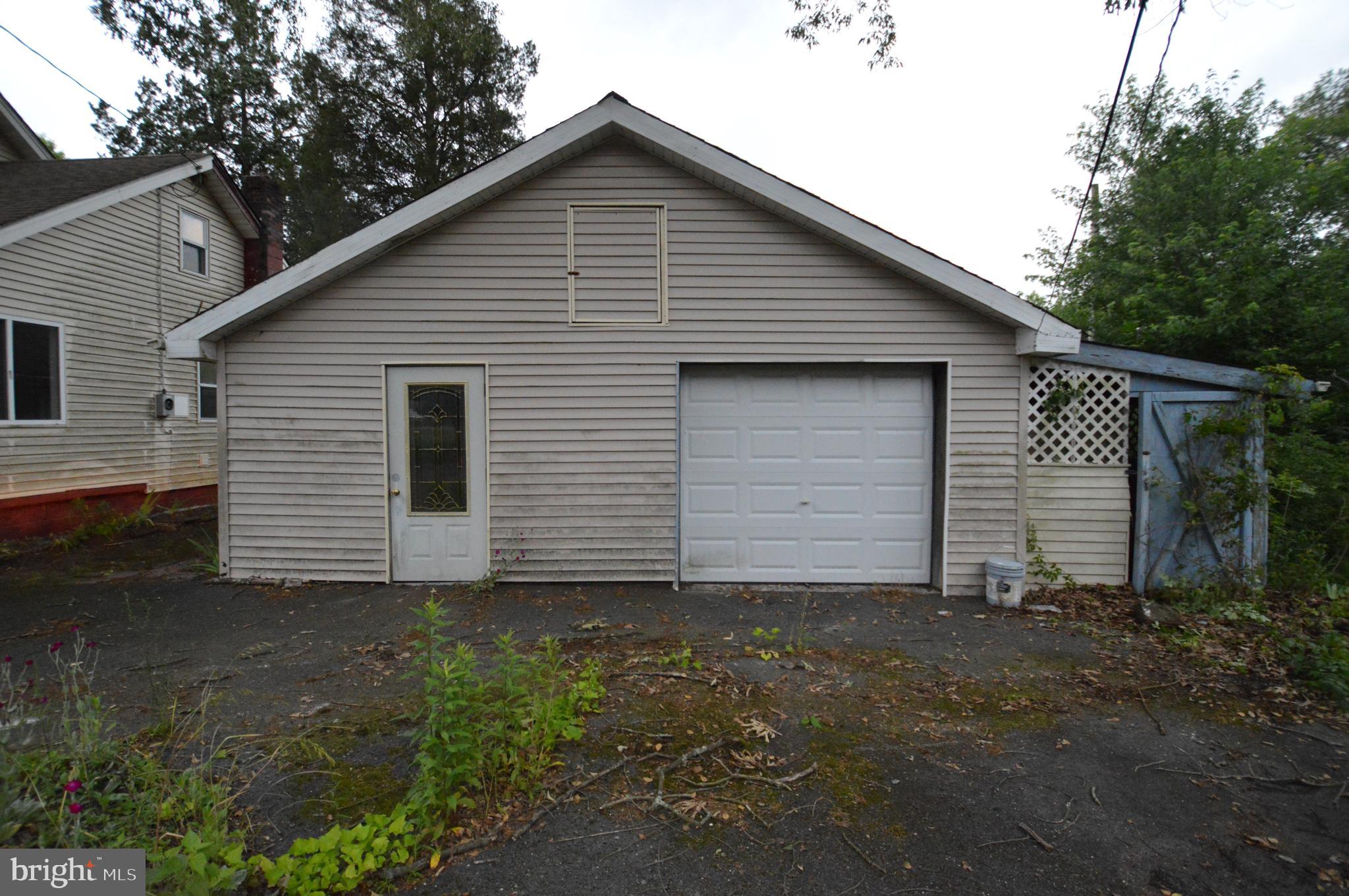 356 Magnolia Road Pemberton, NJ 08068 - Photo 2 of 20