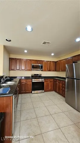 $1,900 | 10614 West Gilmore Avenue, Las Vegas, NV 89129