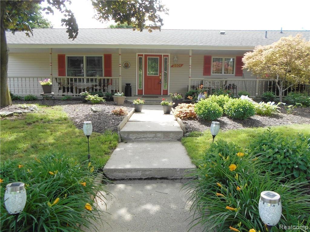 2501 Texter Road Leonard, MI 48367 - Photo 5 of 39 2501 Texter Road-05.JPG
