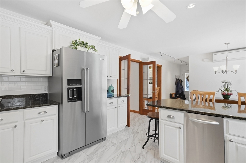 459 North Street Georgetown, MA 01833 - Photo 8 of 42