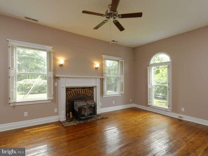 20546 Airmont Road Bluemont, VA 20135 - Photo 14 of 15 Living Room or a second bedroom off Living Room