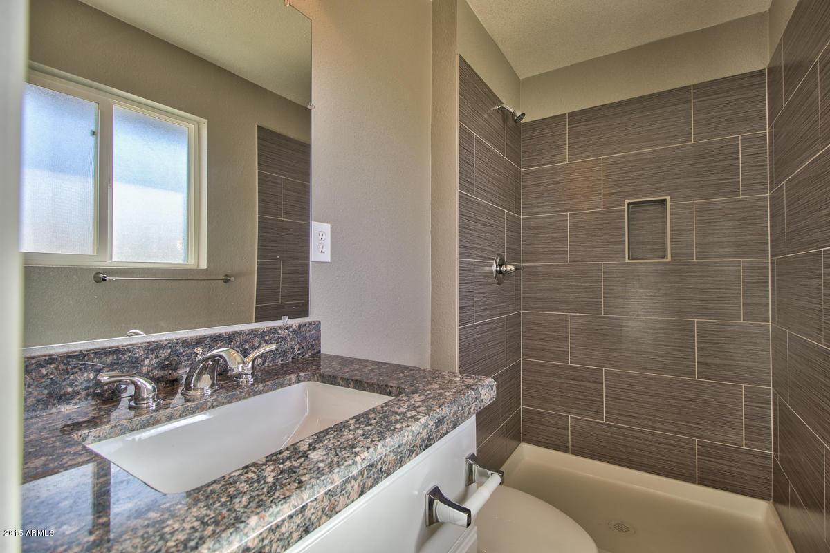 3109 West Calavar Road Phoenix, AZ 85053 - Photo 11 of 30 1--25