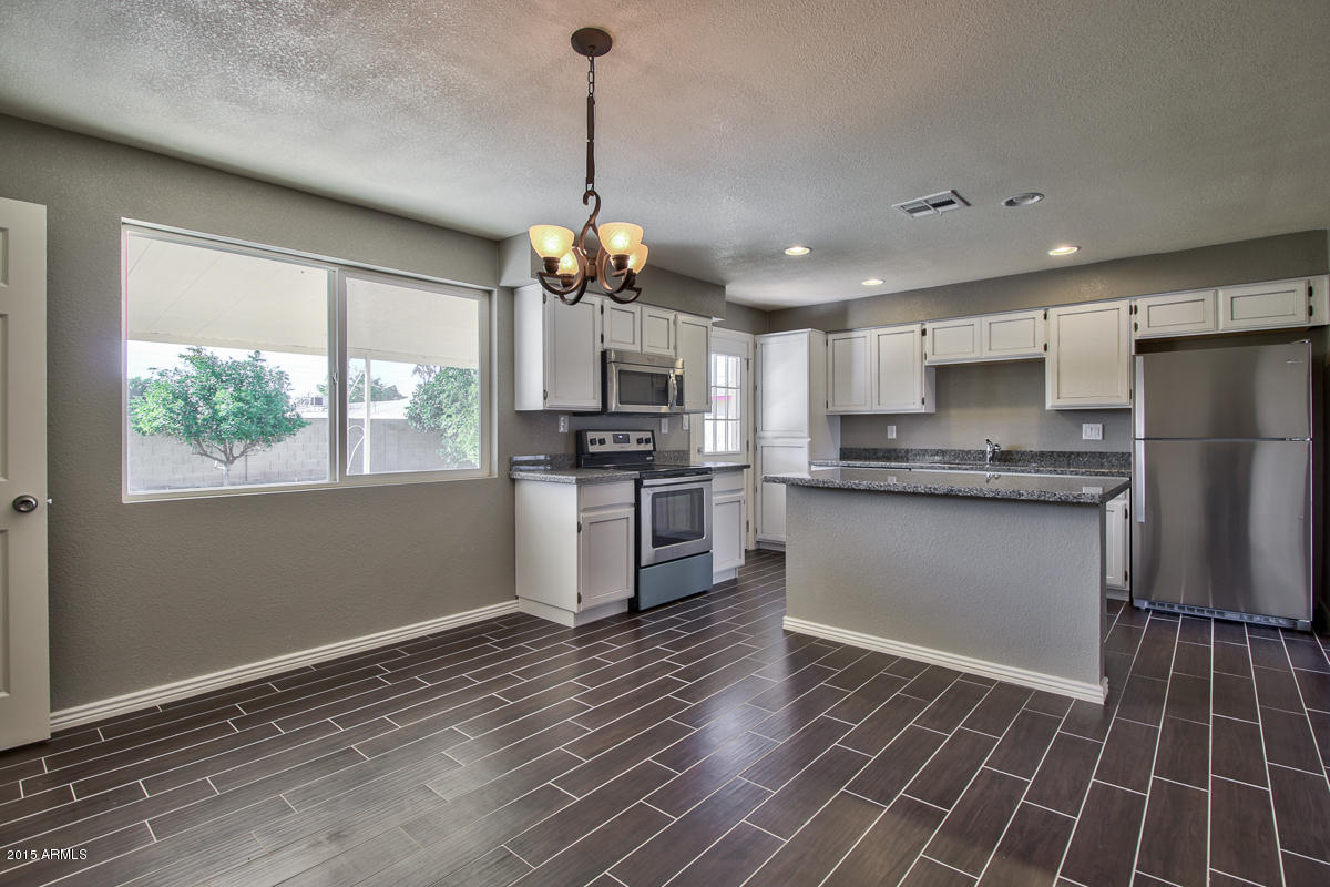 3109 West Calavar Road Phoenix, AZ 85053 - Photo 17 of 30 1--13