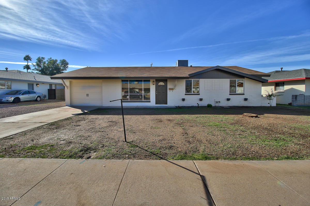 3109 West Calavar Road Phoenix, AZ 85053 - Photo 2 of 30 1-