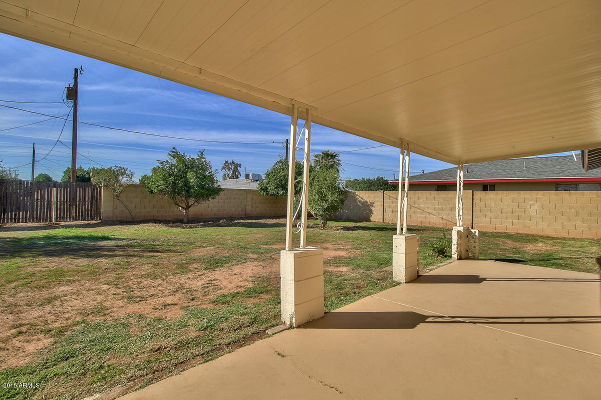 3109 West Calavar Road Phoenix, AZ 85053 - Photo 5 of 30 1--26