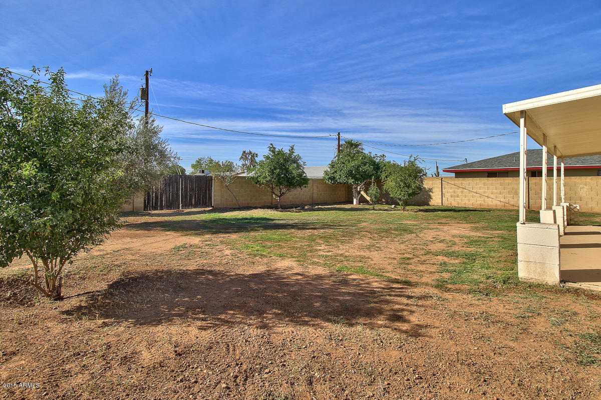 3109 West Calavar Road Phoenix, AZ 85053 - Photo 6 of 30 1--27