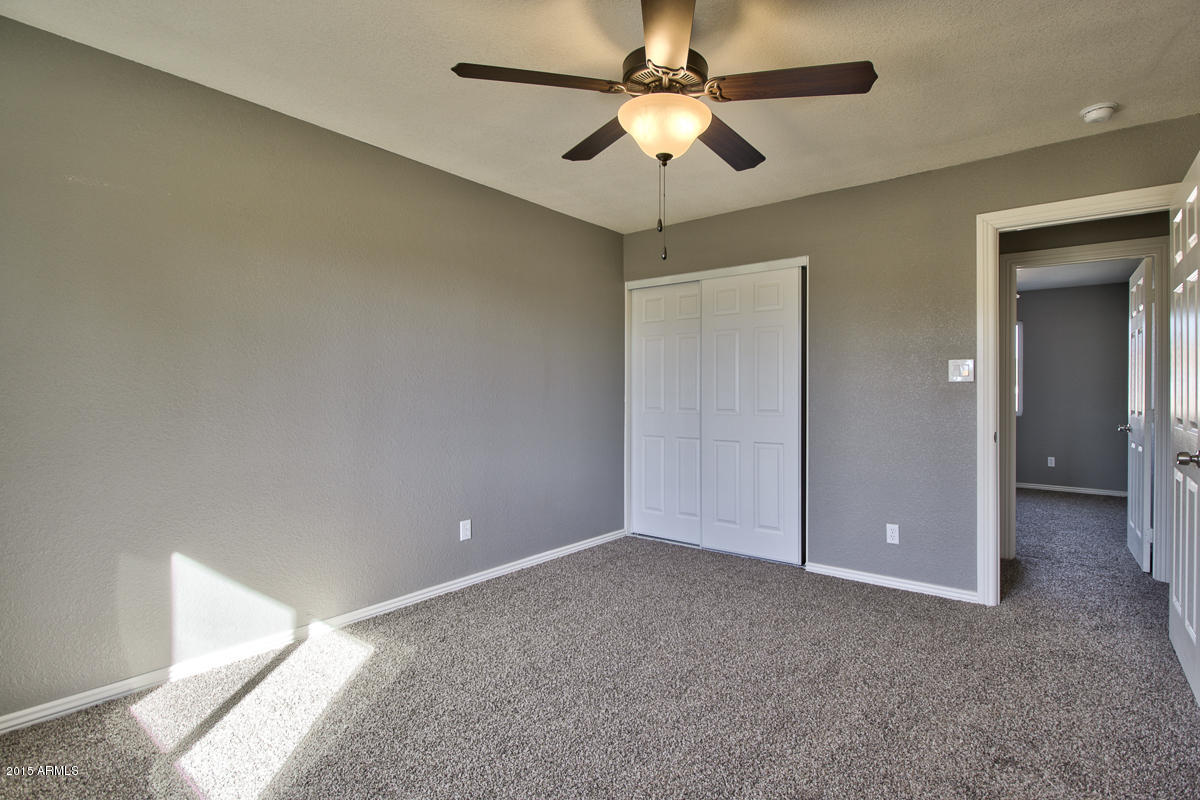 3109 West Calavar Road Phoenix, AZ 85053 - Photo 10 of 30 1--24