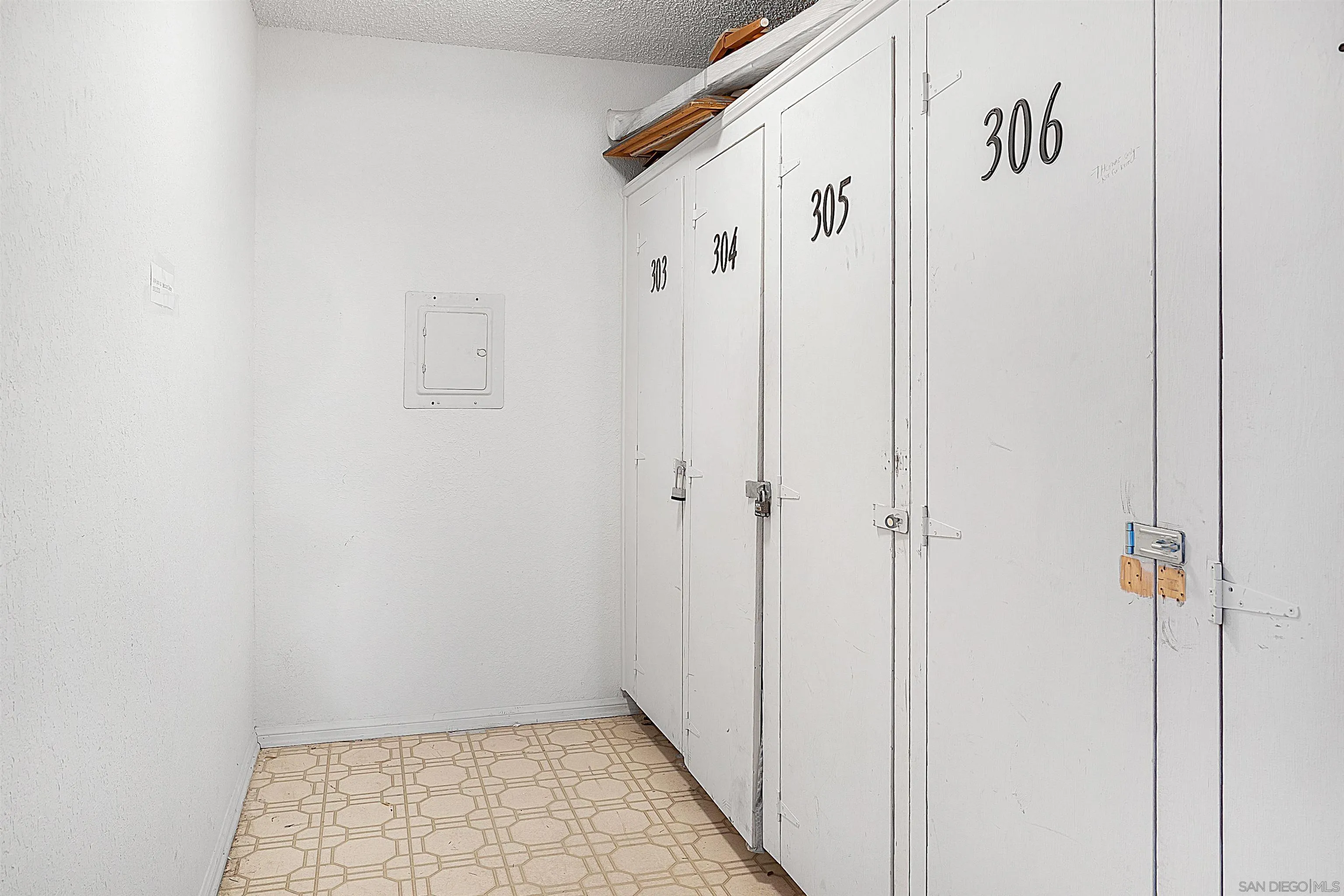 5605 Friars Road, Unit 304 San Diego, CA 92110 - Photo 22 of 37 a view of a bathroom