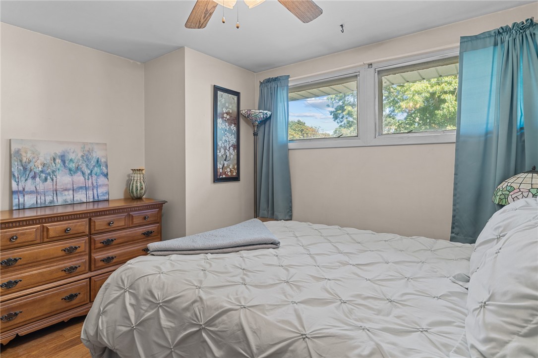 58 Hoyt Street Warwick, RI 02886 - Photo 12 of 26