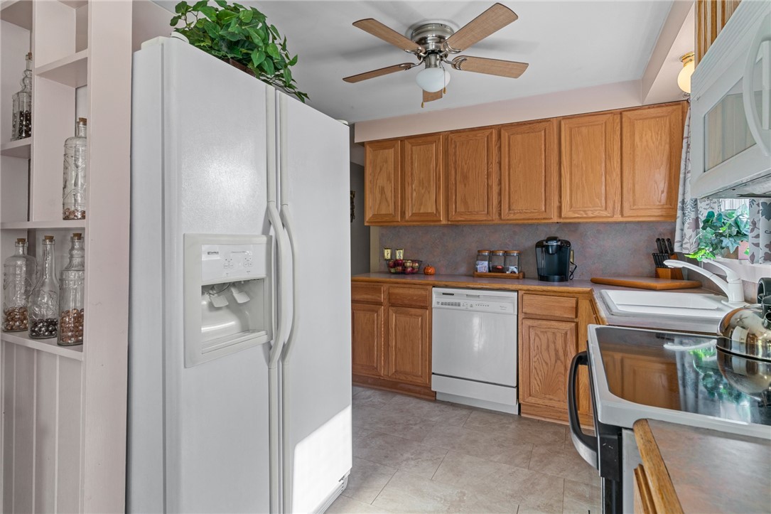 58 Hoyt Street Warwick, RI 02886 - Photo 5 of 26