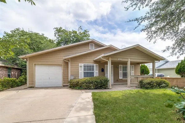 $2,000 | 1834 Bayside Street, Dallas, TX 75212