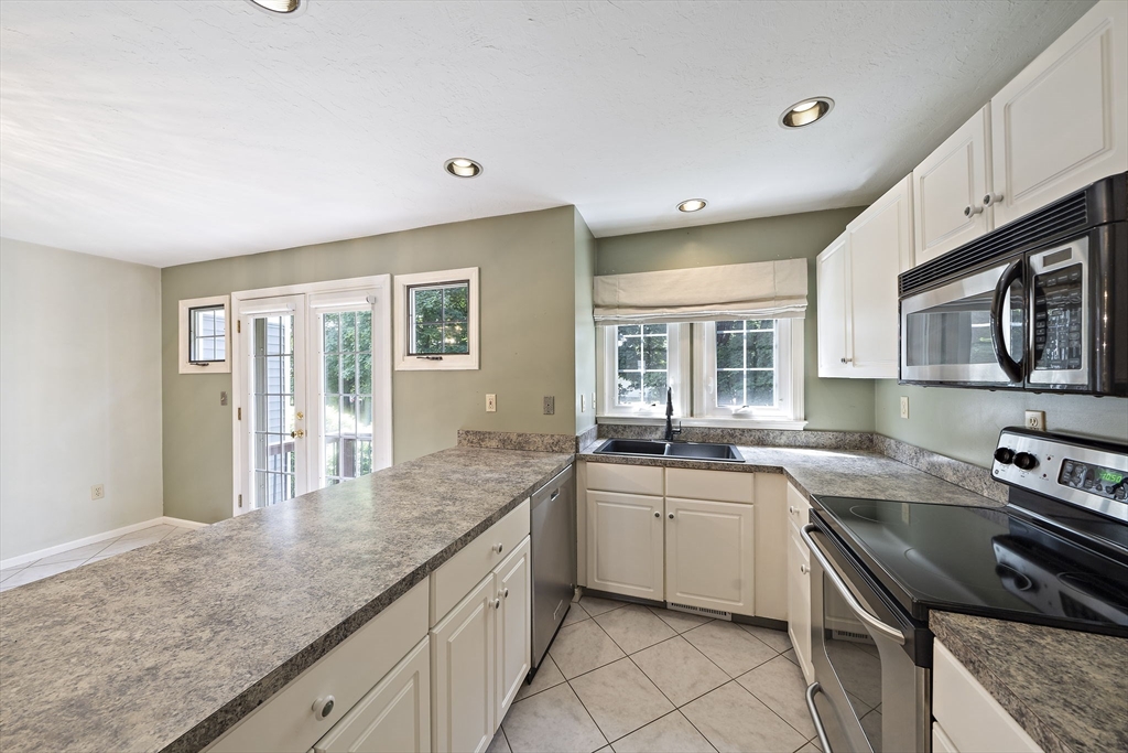 501 Auburn Street, Unit 402 Whitman, MA 02382 - Photo 4 of 35