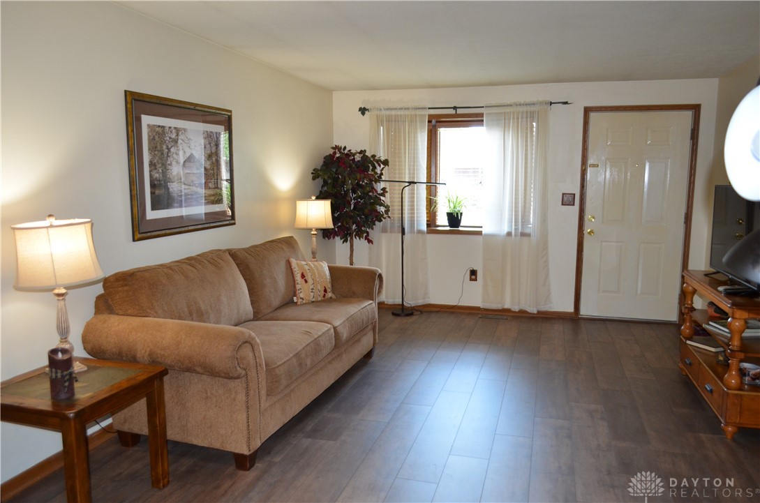 4290 Midfield Street Springfield, OH 45503 - Photo 7 of 51