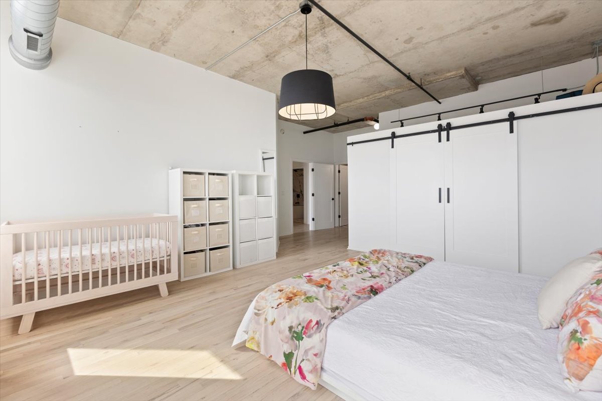 6 South Laflin Street, Unit 907 Chicago, IL 60607 - Photo 11 of 28