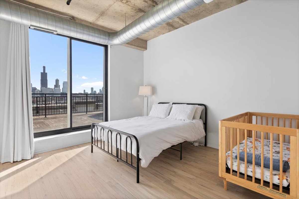 6 South Laflin Street, Unit 907 Chicago, IL 60607 - Photo 18 of 28