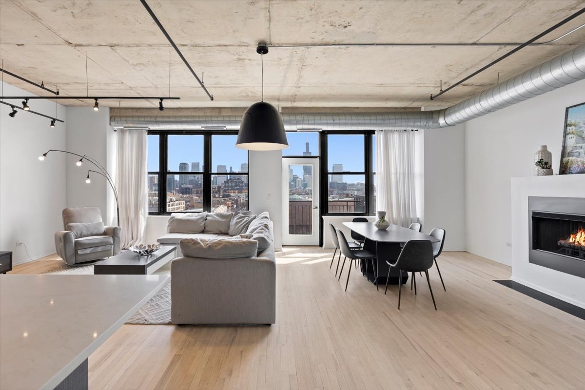 6 South Laflin Street, Unit 907 Chicago, IL 60607 - Photo 3 of 28