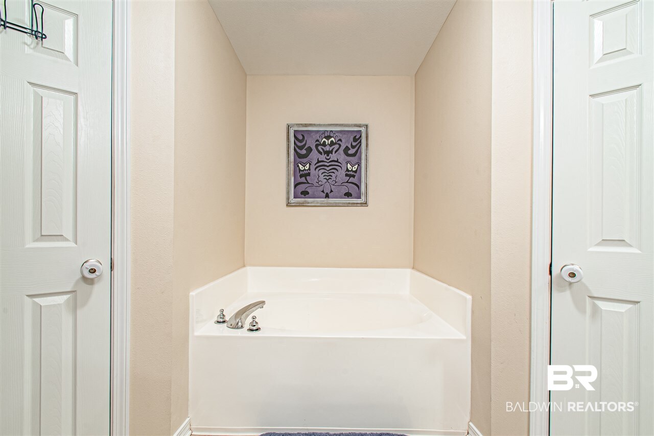 16095 Pine Grove Rd Extension South Bay Minette, AL 36507 - Photo 18 of 33 Master Tub