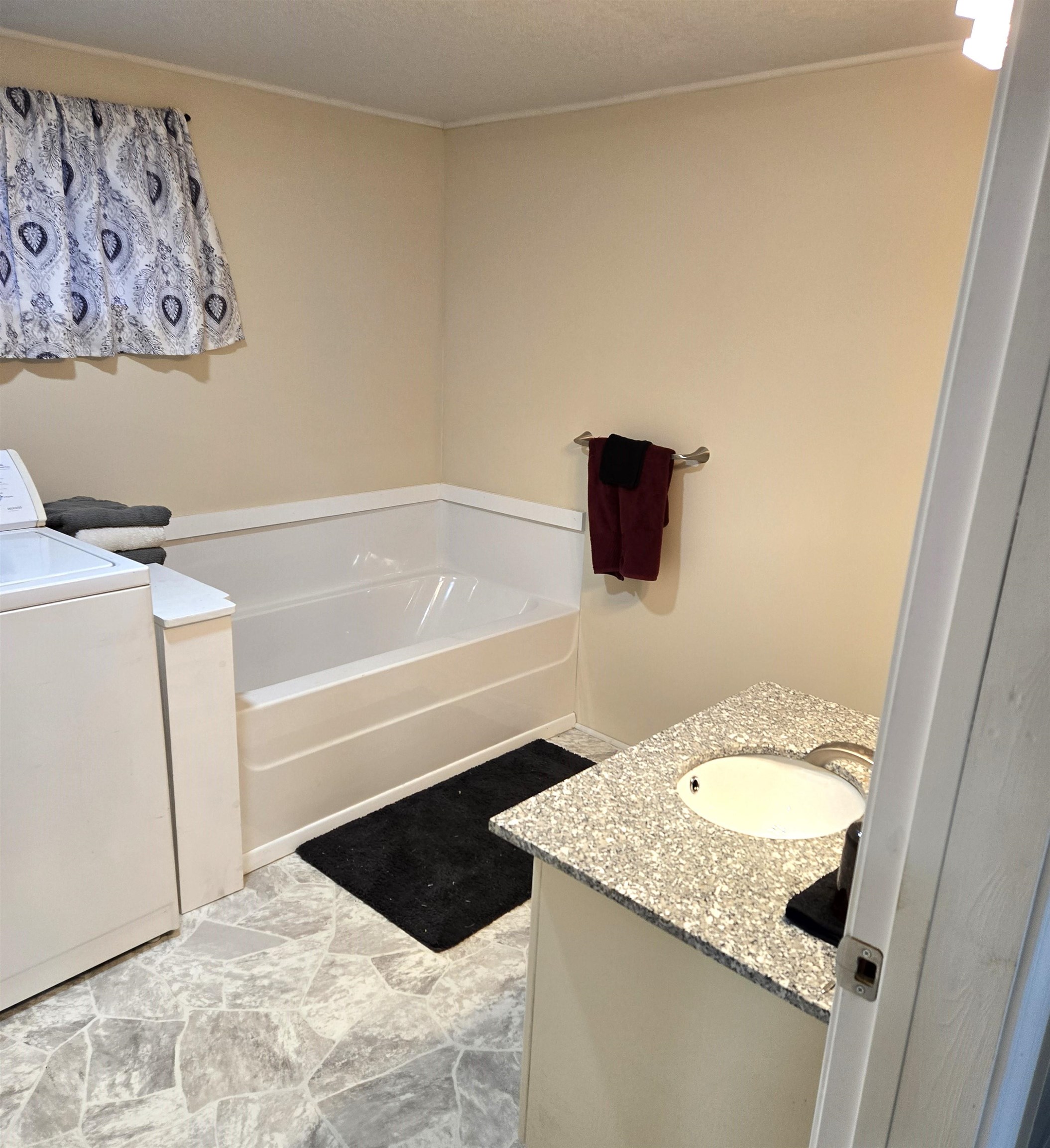 5083 Dundas Road Beaverton, MI 48612 - Photo 15 of 23 Gallery Image 15