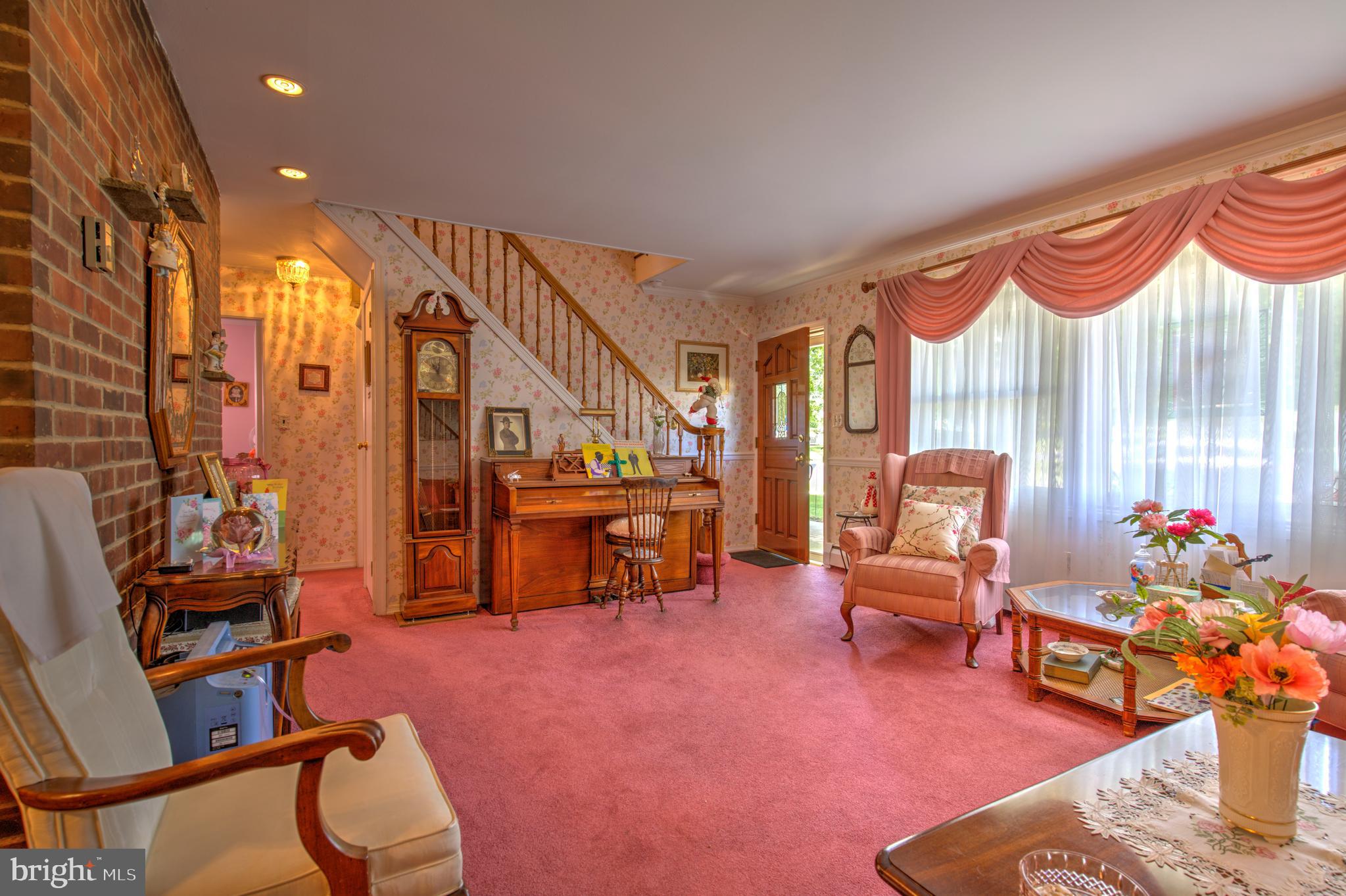 2 Cameo Road Levittown, PA 19057 - Photo 5 of 23 Living Room