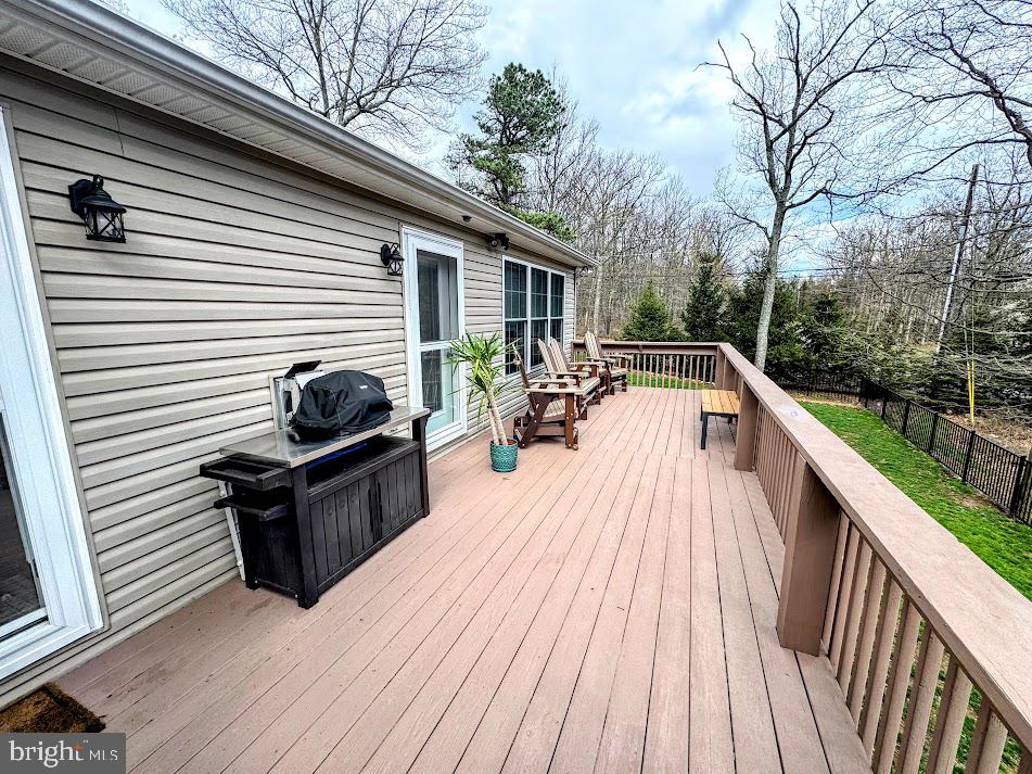 1 Point Of Wds Hazleton, PA 18202 - Photo 9 of 88 LARGE DECK