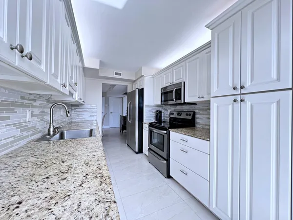 $4,850 | 3546 South Ocean Boulevard, Unit 519, South Palm Beach, FL 33480