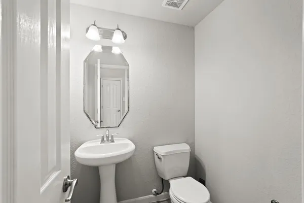 $2,025 | 4909 Summer Ridge Drive, Conroe, TX 77303